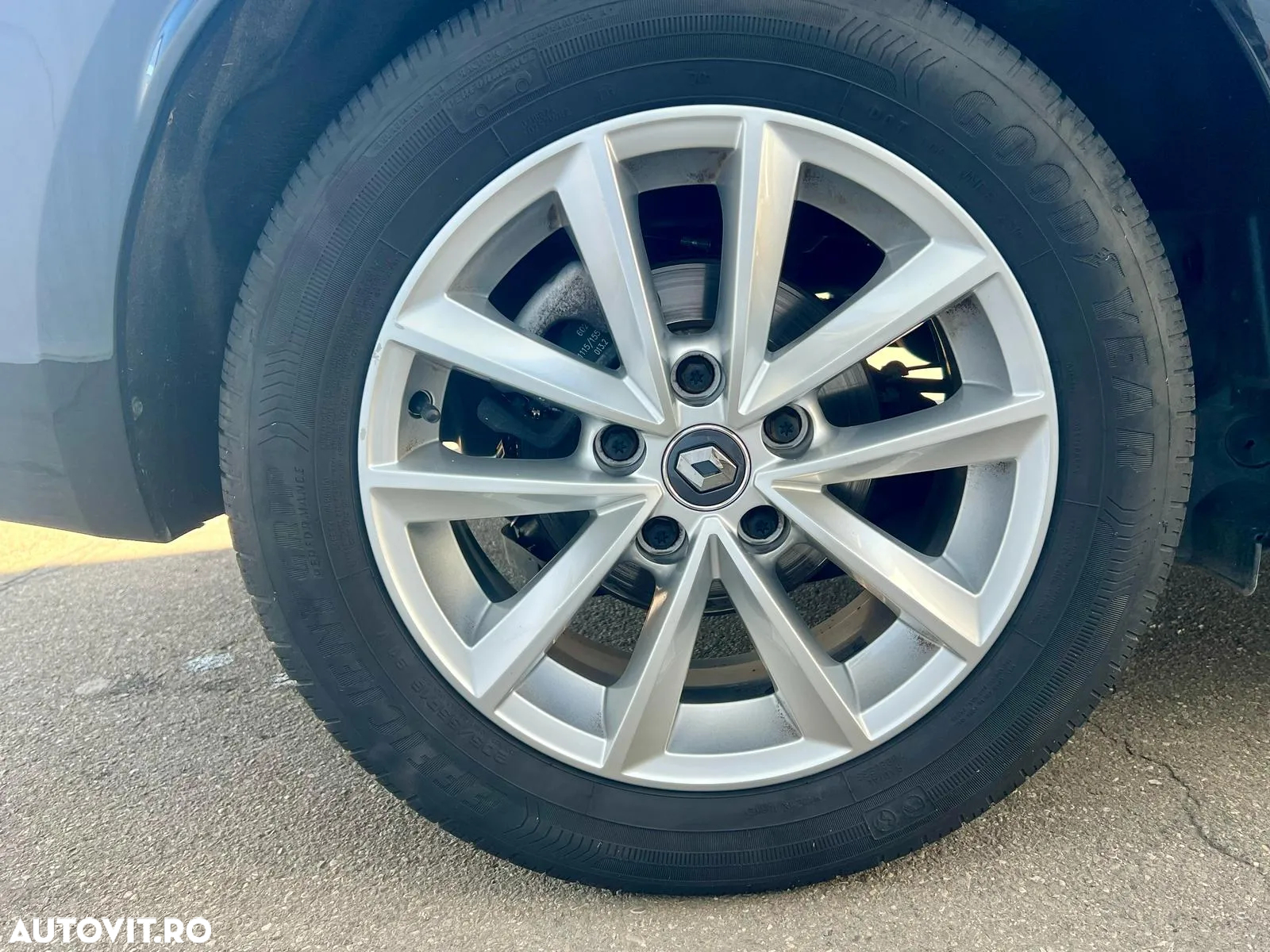 Renault Megane TCe Intens - 8
