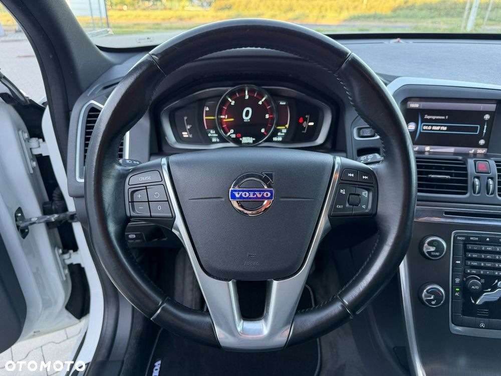 Volvo XC 60 D4 Momentum - 11