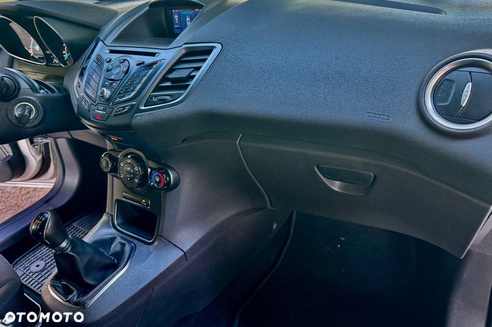Ford Fiesta - 15