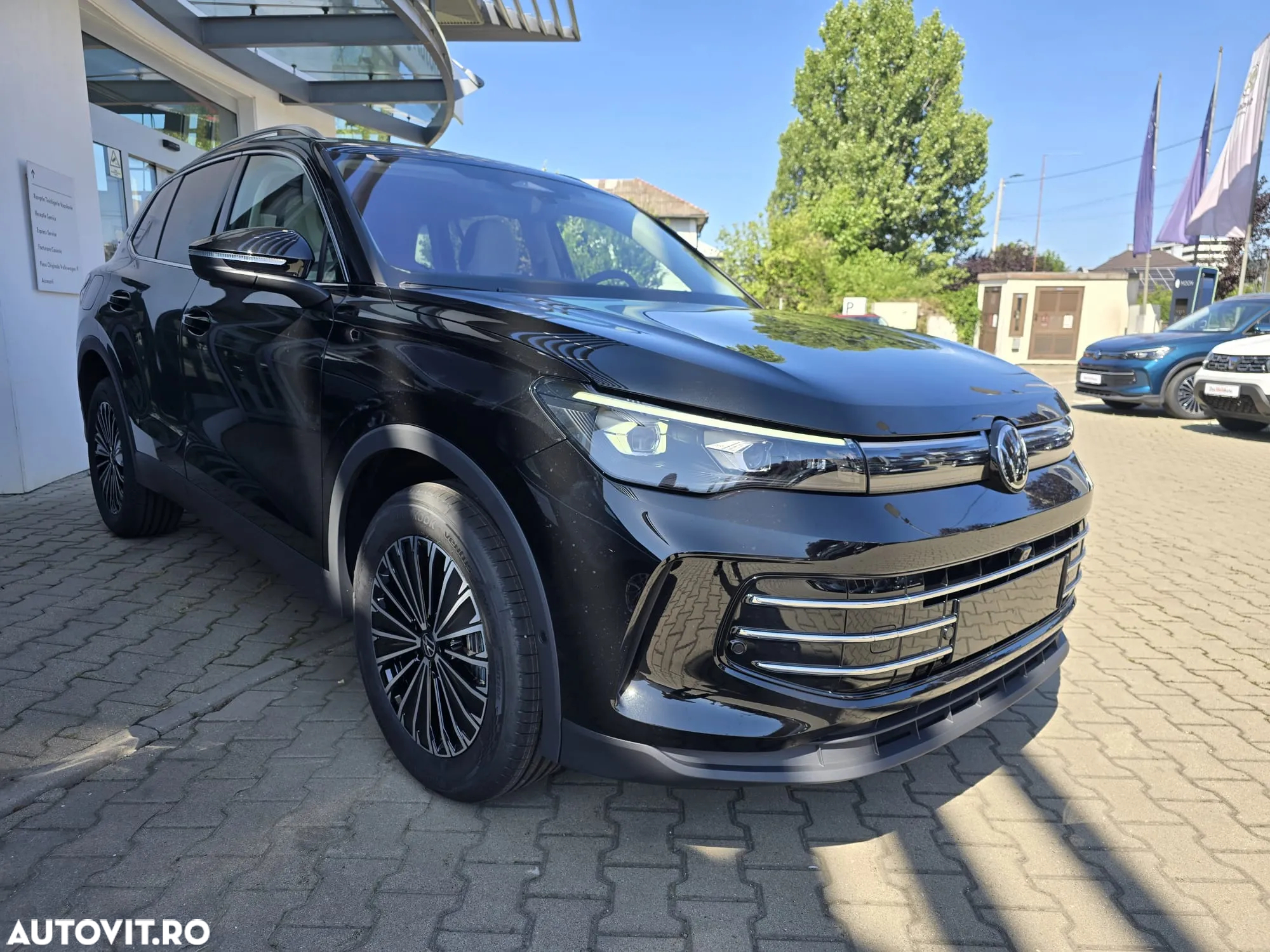 Volkswagen Tiguan 2.0 TDI DSG 4Motion Elegance - 2