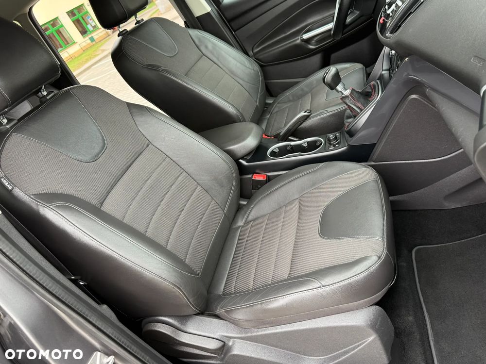 Ford Kuga 2.0 TDCi 4x4 Titanium - 35