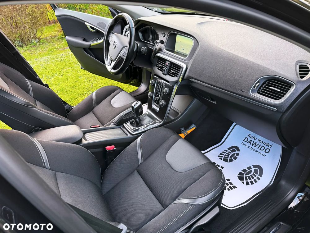 Volvo V40 D2 Drive-E Momentum - 30