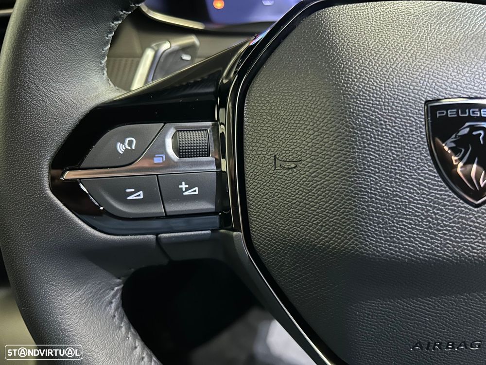 Peugeot 2008 1.2 Hybrid Allure e-DCS6 - 33