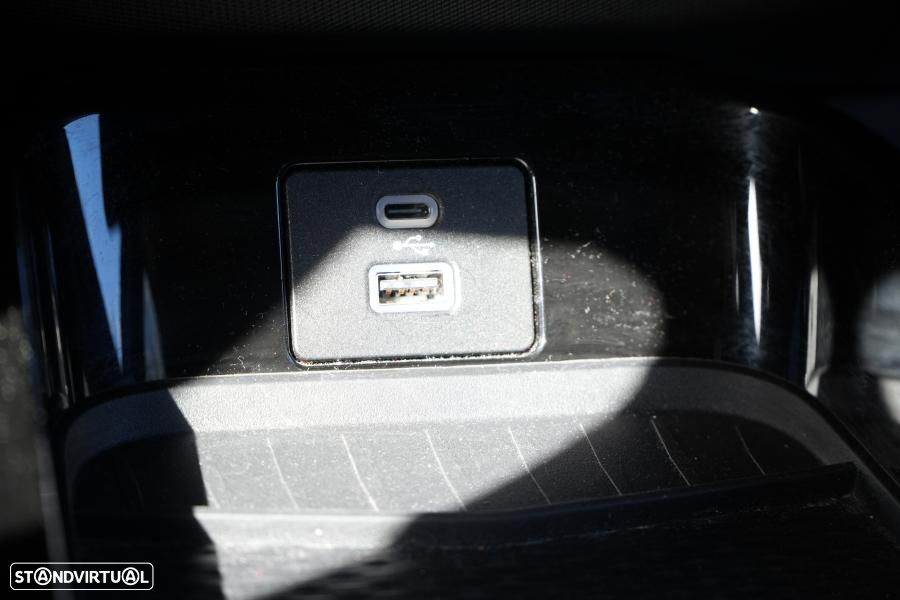 Ford Mustang Mach-E 75.7 kWh Base - 18