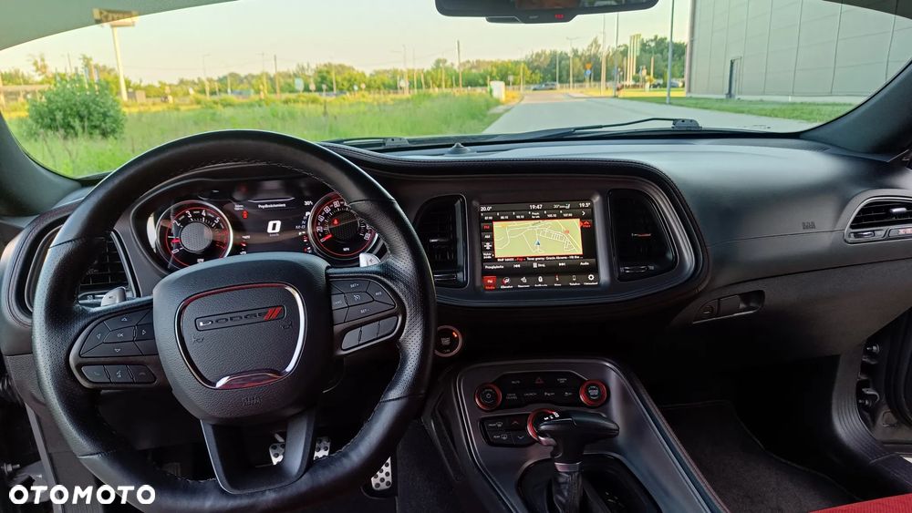 Dodge Challenger - 15