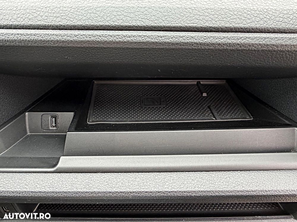 Volkswagen Caravelle - 33