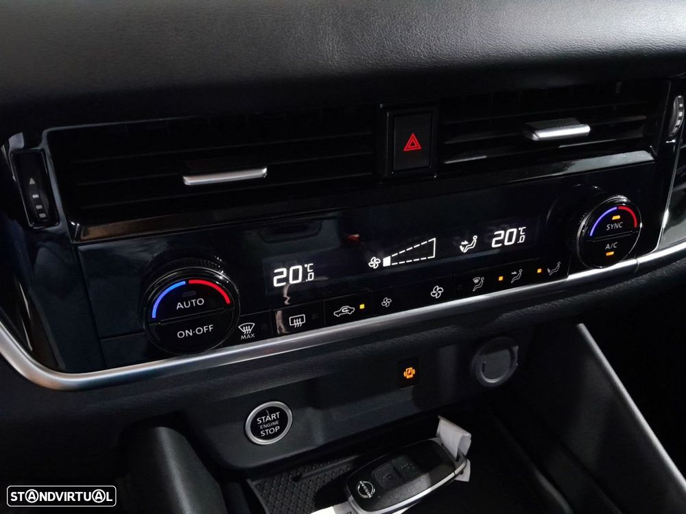 Nissan Qashqai 1.3 DIG-T N-Connecta LED+TT+SKY Xtronic - 11