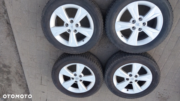 Komplet kol zimowych  Toyota OE PW457-10001 6.5" x 17" 5x114.3 ET45 corolla e21 auris chr opony 215/60r17