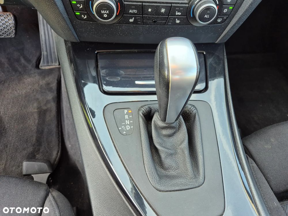 BMW Seria 3 325i Edition Sport - 40