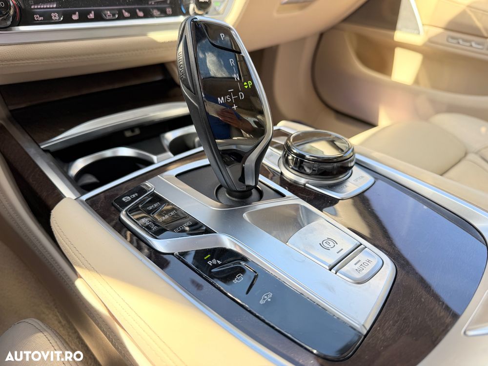BMW Seria 7 750Li xDrive Edition Exclusive - 32