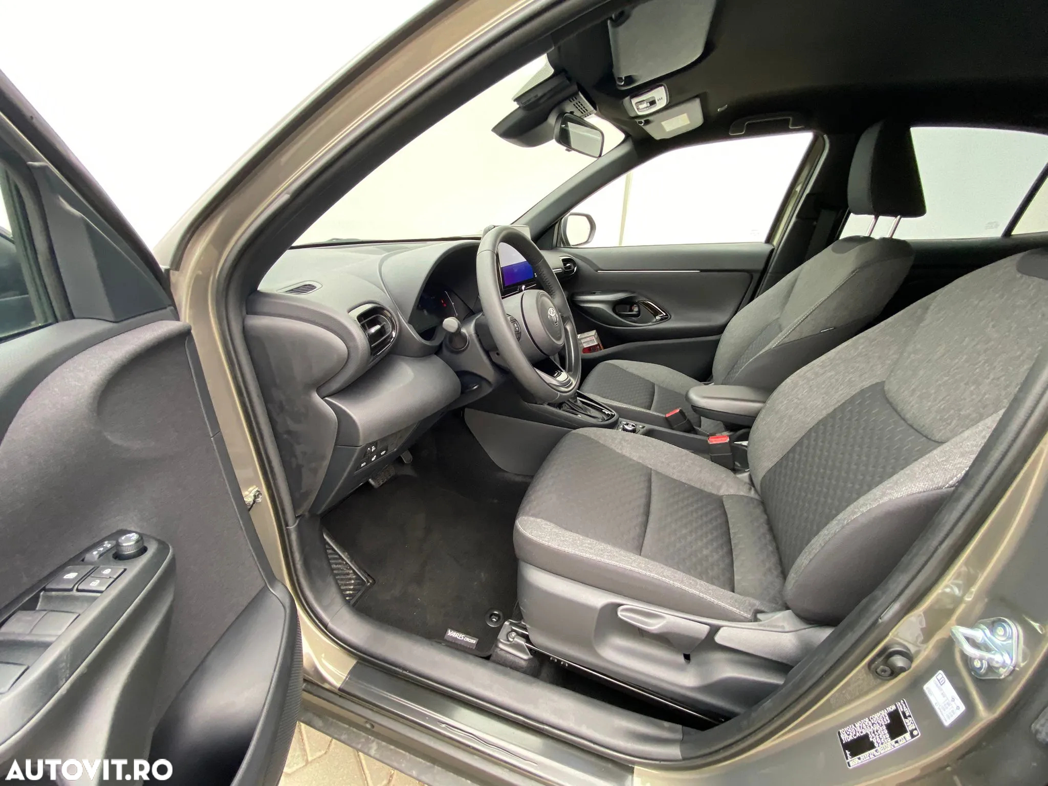 Toyota Yaris Cross 1.5 VVT-i HSD 4x4 Dynamic - 5