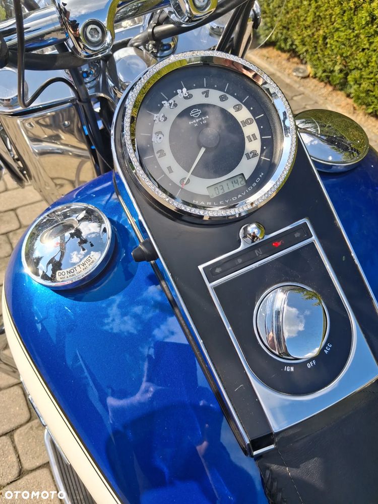 Harley-Davidson Softail Deluxe - 27
