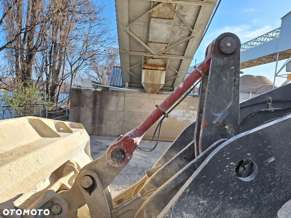 Volvo L 120 H 4X4 - 33