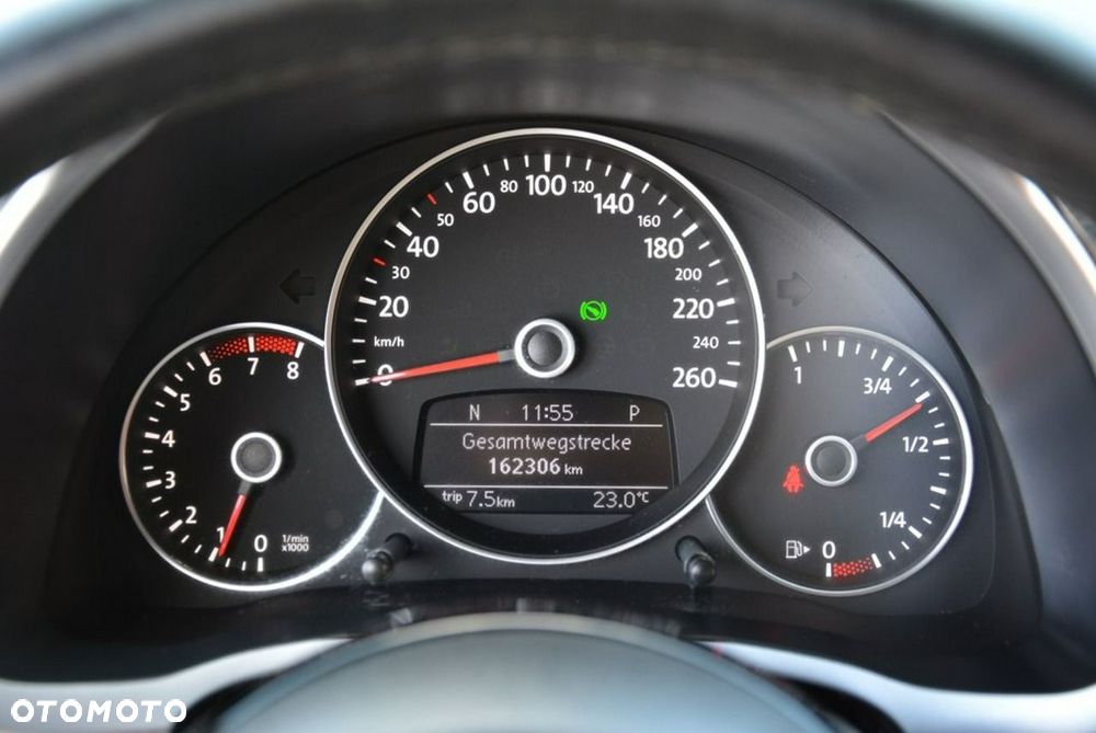 Volkswagen New Beetle - 27