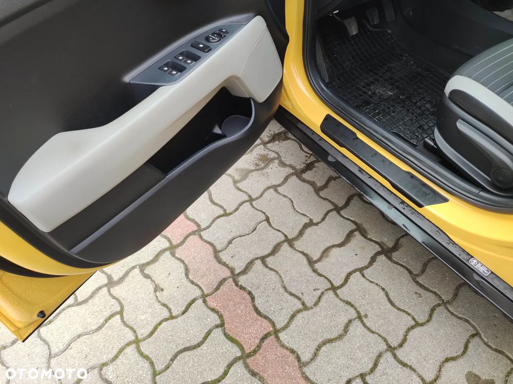 Kia Stonic 1.2 L - 10
