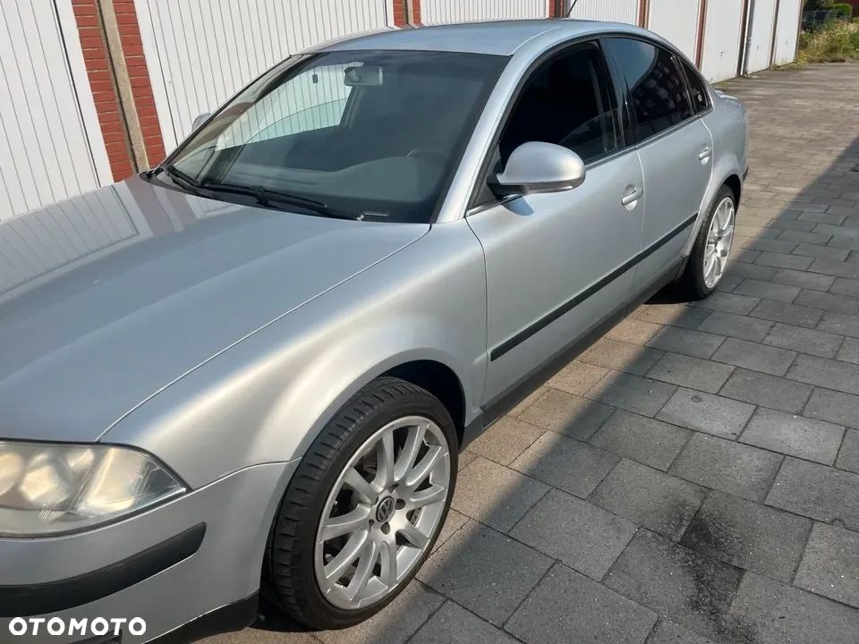 Volkswagen Passat 2004 photo 3