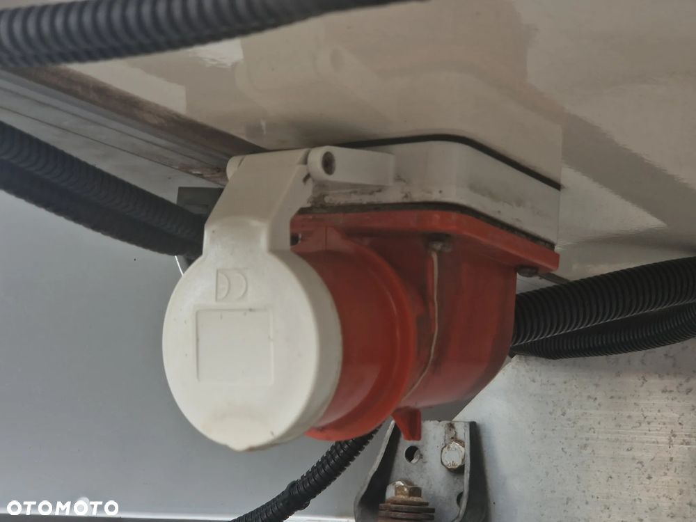 Renault MASTER 8EP CHŁODNIA MROŹNIA 4,22x2,11x2,02 IZOTERMA AGREGAT THERMO KING V-500 MAX GRZANIE KLIMA KRAJOWY - 6