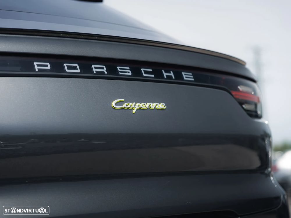 Porsche Cayenne Coupé E-Hybrid - 33