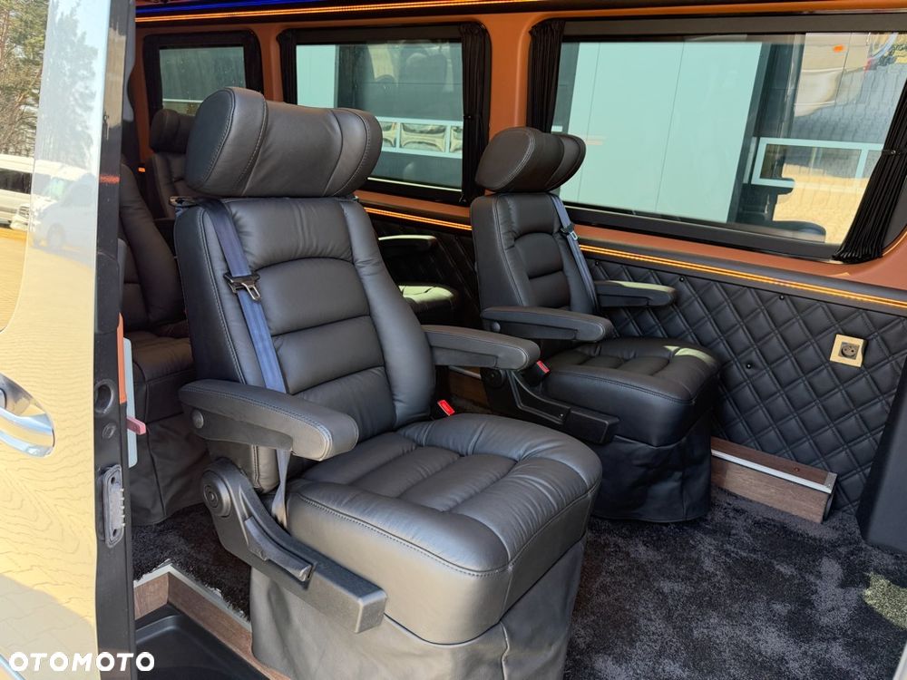 Mercedes-Benz Sprinter - 14