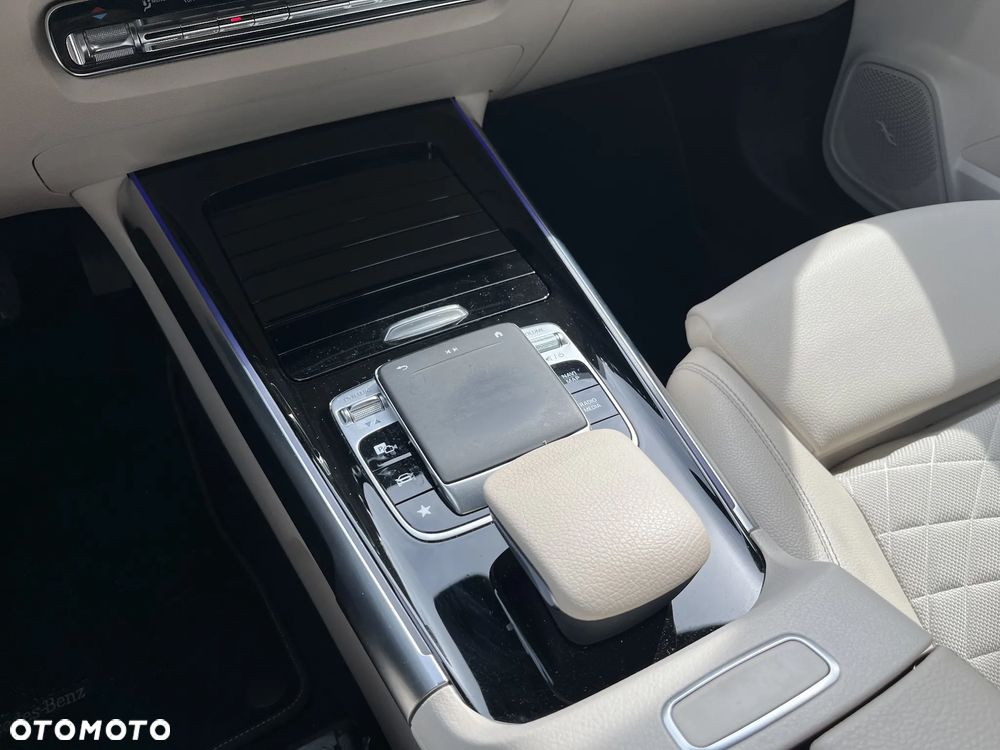 Mercedes-Benz GLB 200 7G-DCT Progressive - 18