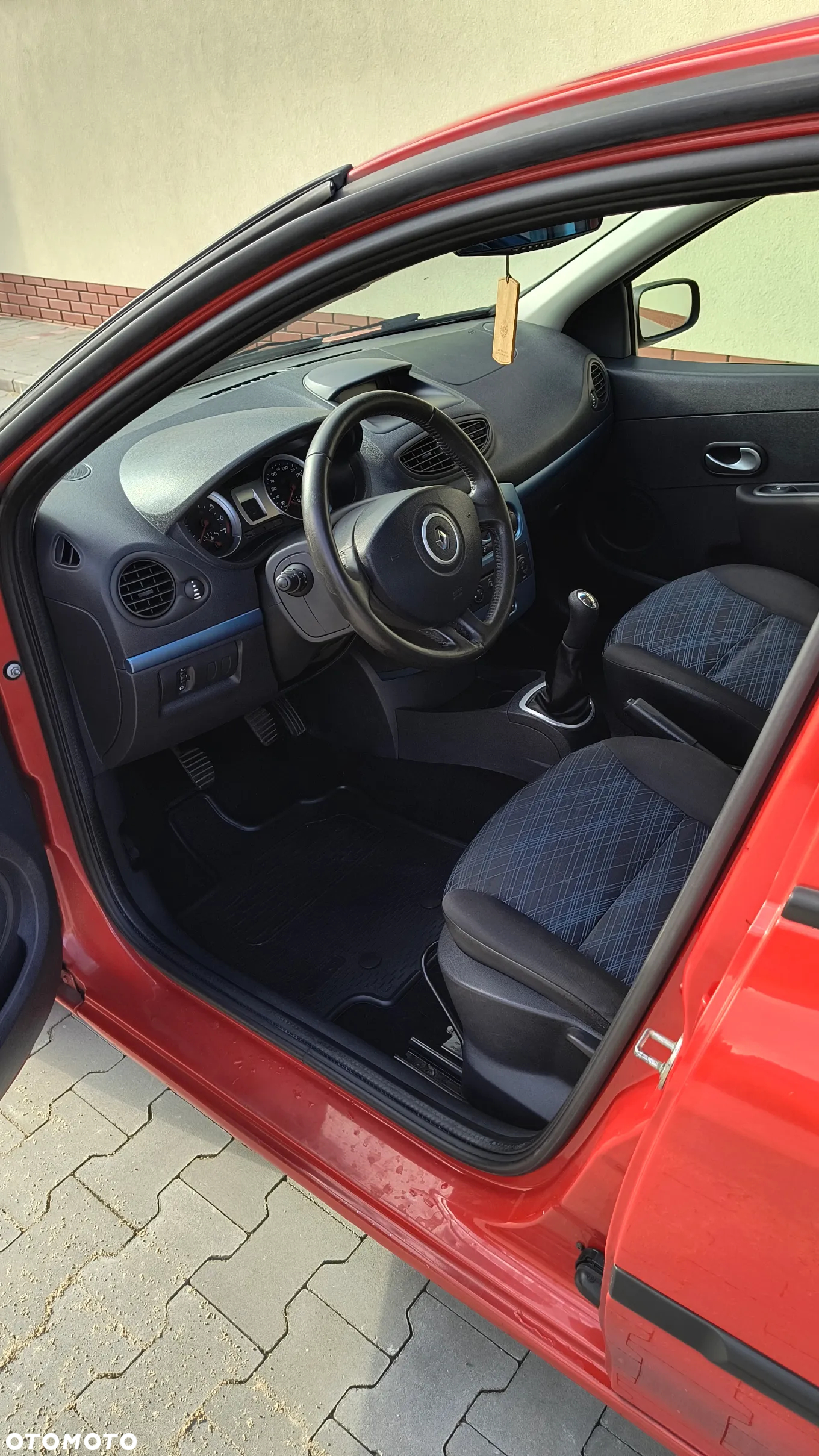 Renault Clio 1.2 16V Alize - 10