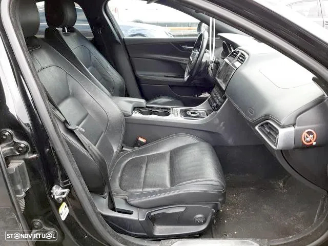 Jaguar XE R Design (2015 a 2022) Para Peças - 2.0 Diesel - Parachoques | Frente Completa | Rádio | Jantes | Faróis | Portas | Vidro | Motor | Tampa Mala | Farolim | Farolins | Xenon - 5