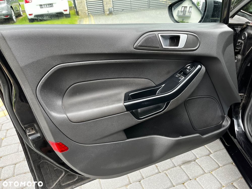 Ford Fiesta 1.6 TDCi DPF Titanium - 9