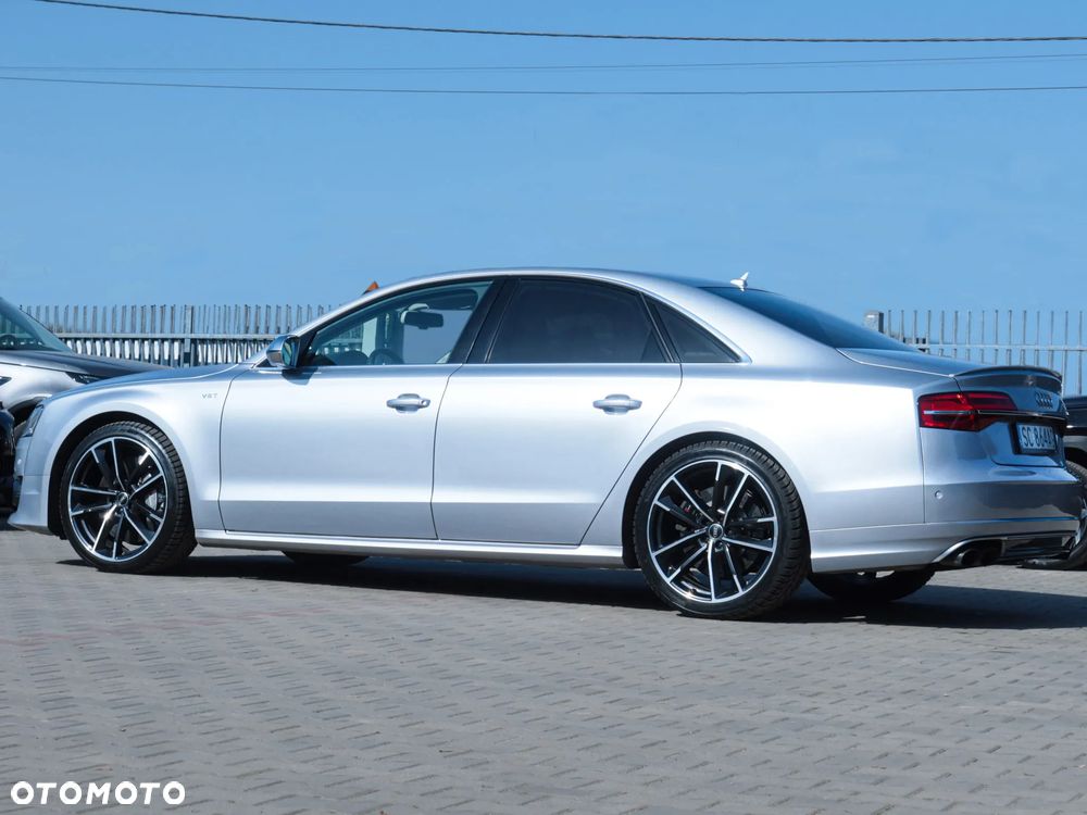 Audi S8 Plus - 7