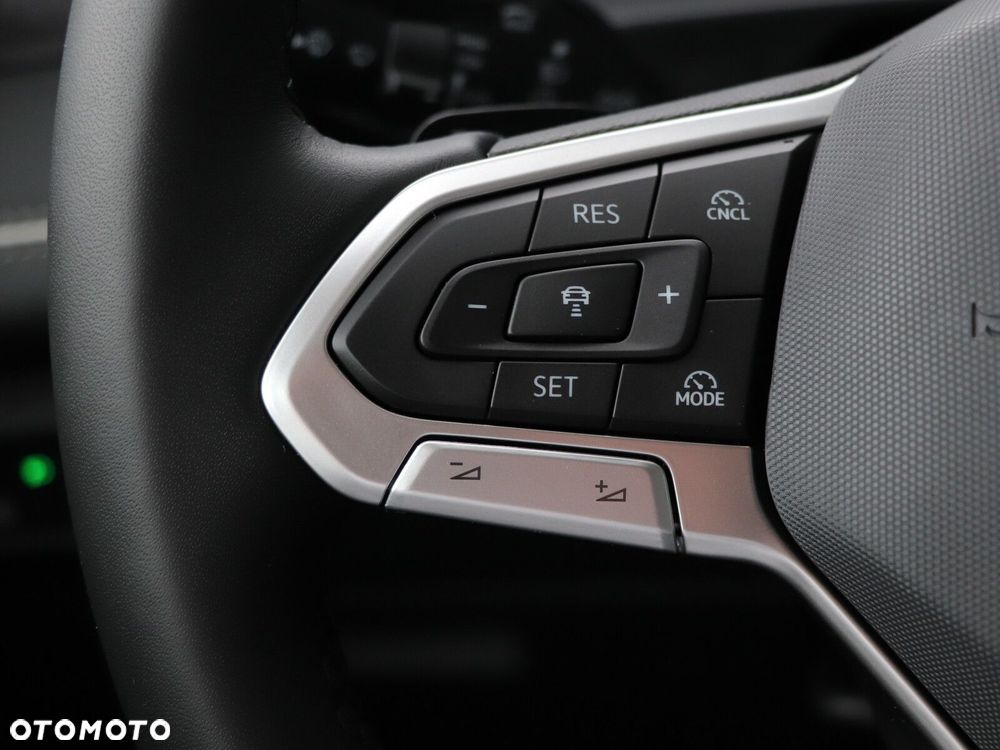 Volkswagen Tiguan - 16