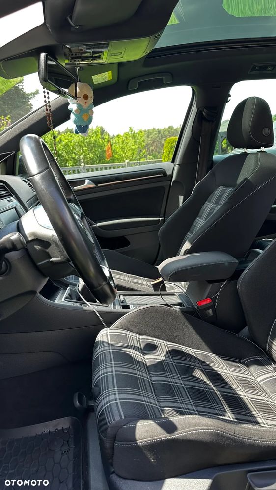 Volkswagen Golf - 19