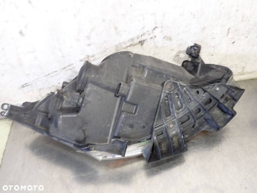 LAMPA LEWA PRZEDNIA CITROEN C4 PICASSO LIFT 1.6HDI - 9