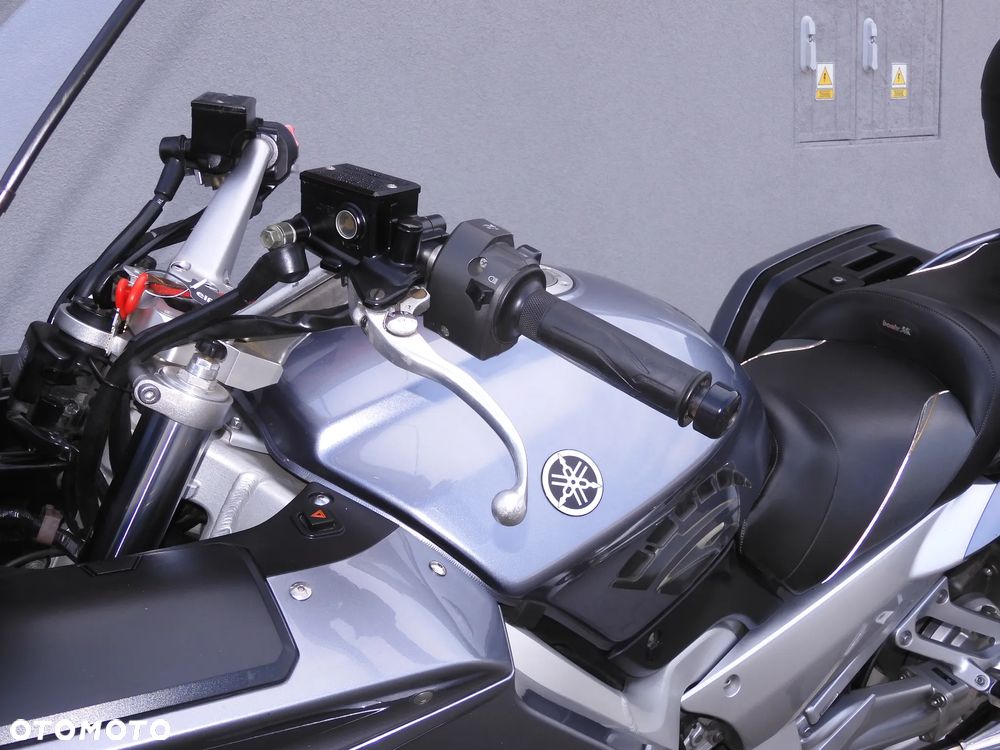 Yamaha FJR - 24