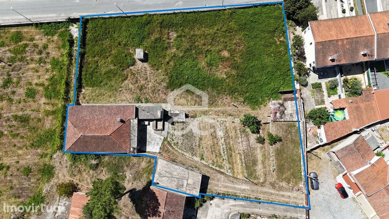 Moradia para Restauro com Terreno e Lotes para Construção - Grande imagem: 2/36