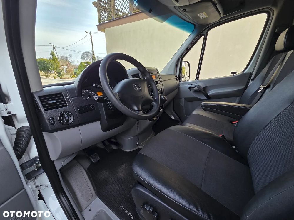 Mercedes-Benz Sprinter - 28