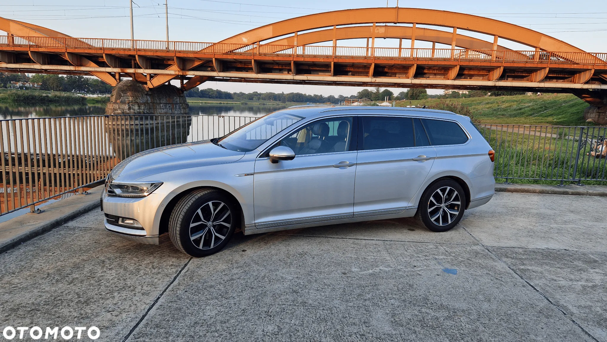 Volkswagen Passat 2.0 TDI Bi-Turbo BMT 4Mot Highline DSG - 9