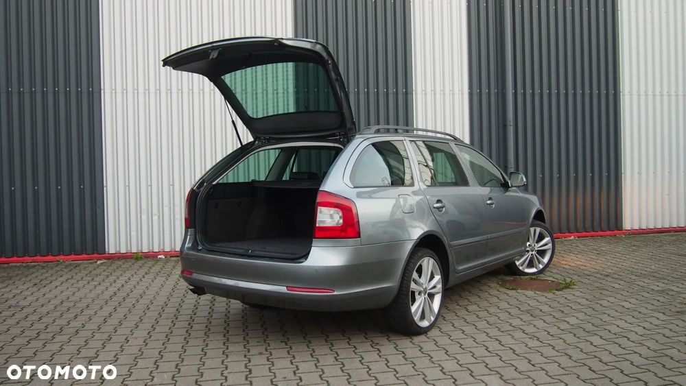 Skoda Octavia Combi 2.0 TDI DPF 4x4 DSG Elegance - 18