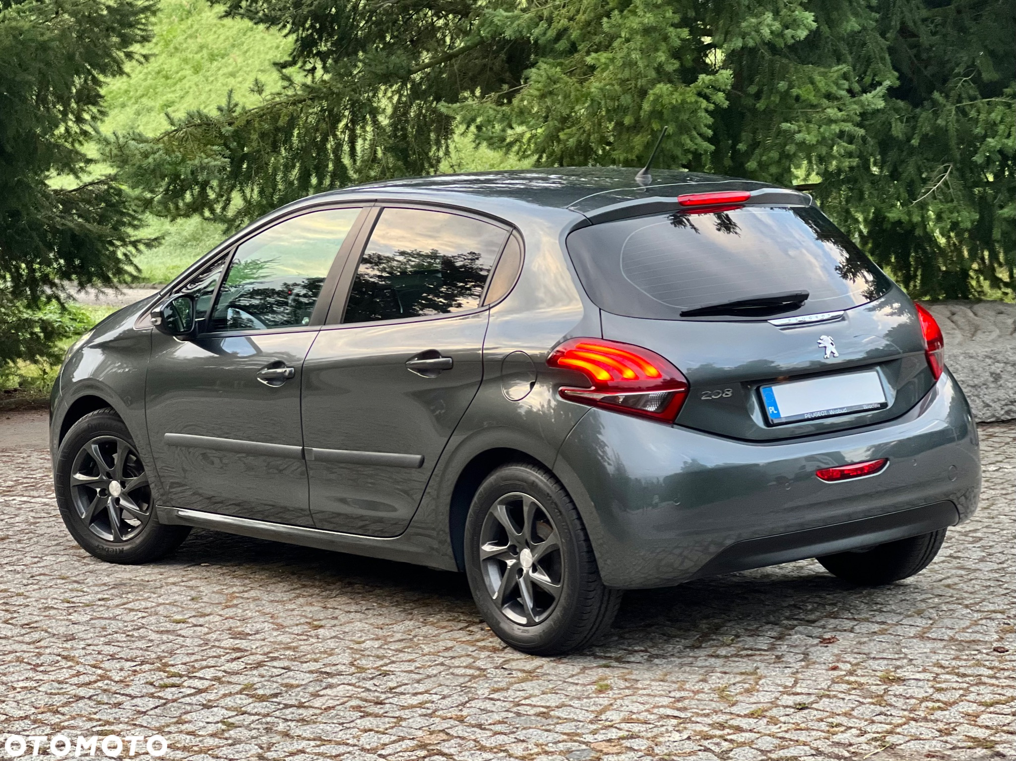 Peugeot 208 - 4