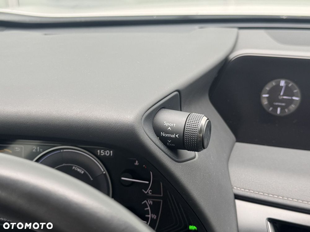 Lexus UX - 26