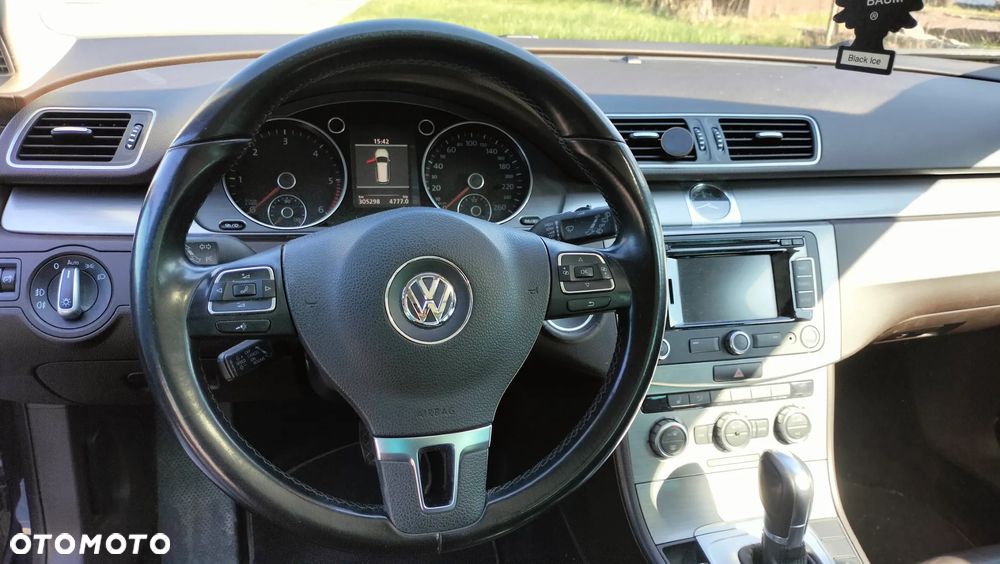 Volkswagen Passat - 20