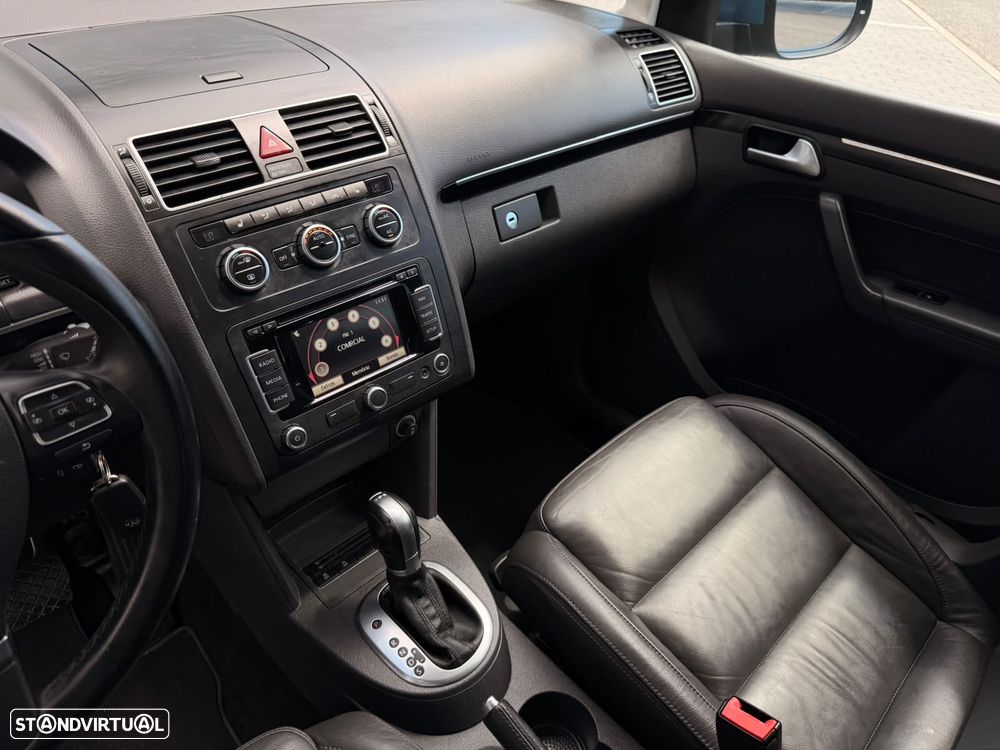 VW Touran 1.6 TDI DPF BlueMotion DSG Highline - 11