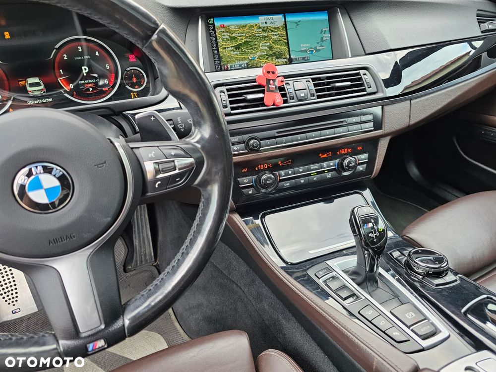 BMW Seria 5 M550d xDrive Sport-Aut - 40