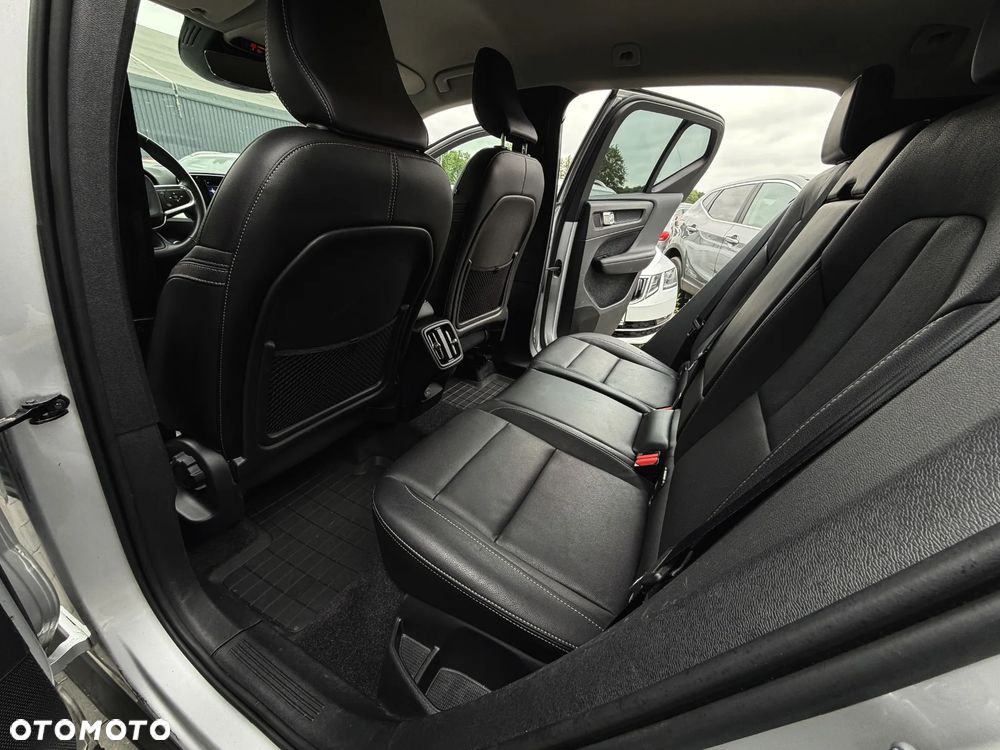 Volvo XC 40 D4 SCR AWD Momentum - 20