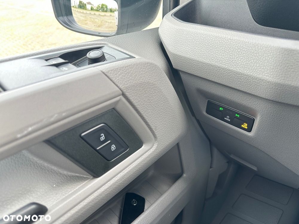 Volkswagen Crafter 35 2.0 TDI ChDC 3640 140 KM DOKA - 23