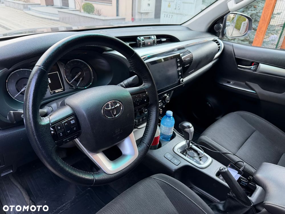 Toyota Hilux 2.8 D-4D Double Cab SR5 4x4 - 8