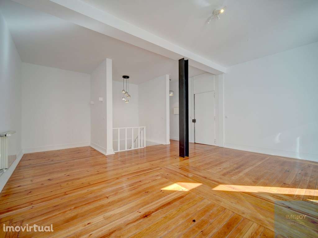 Apartamento T3 com terraço em Campo de Ourique - Grande imagem: 3/26