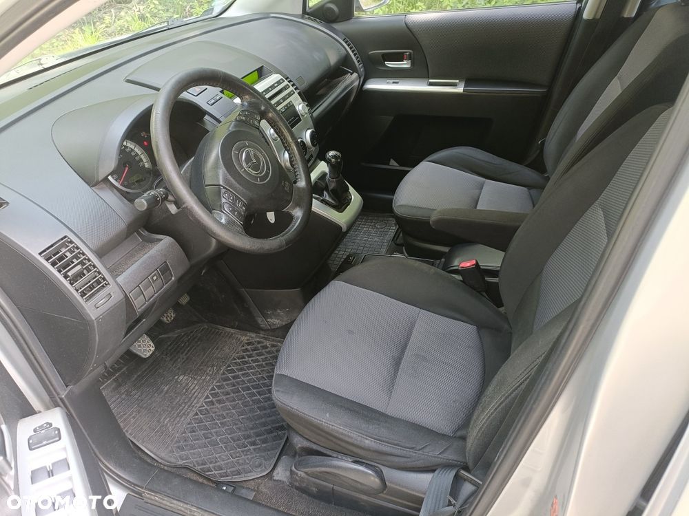 Mazda 5 - 8