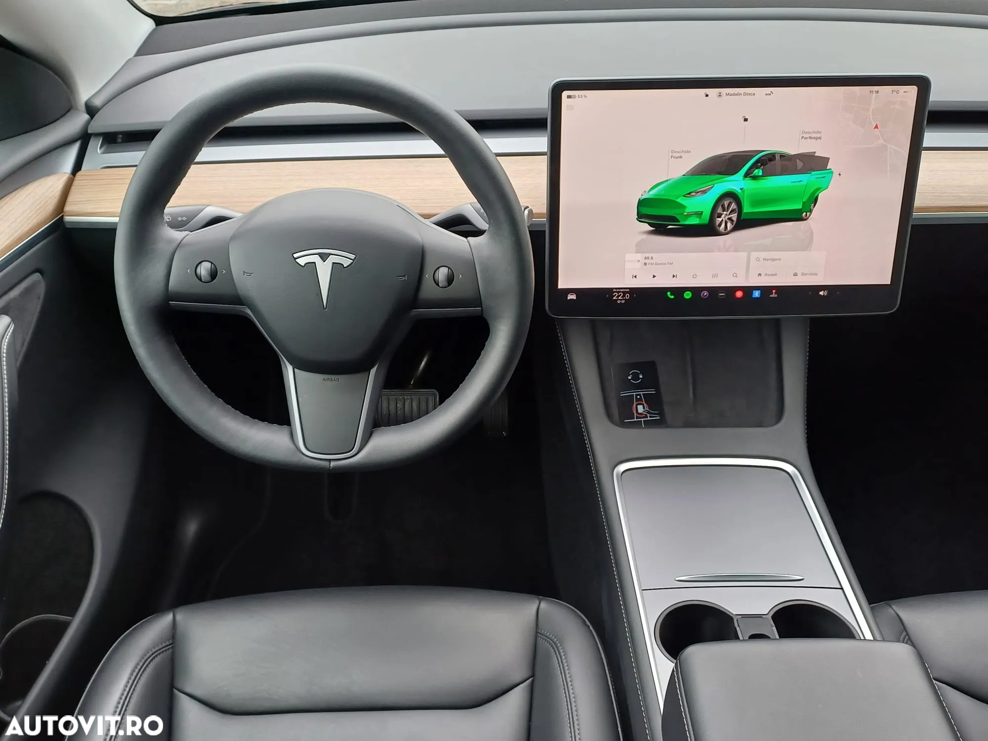 Tesla Model Y - 12