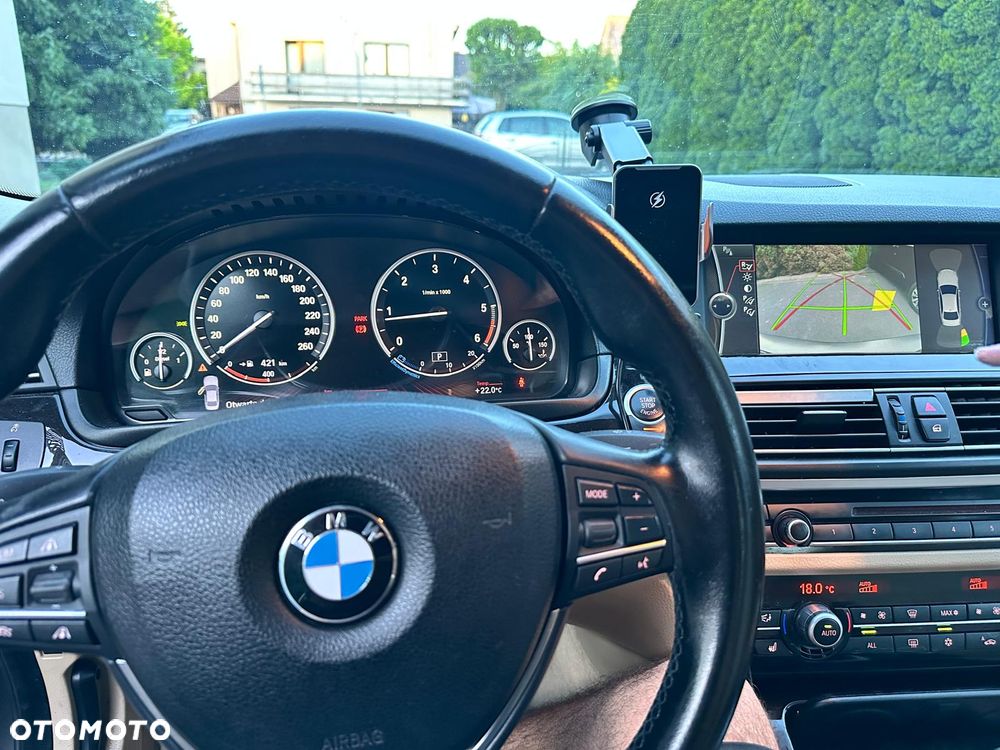 BMW Seria 5 525d xDrive - 36