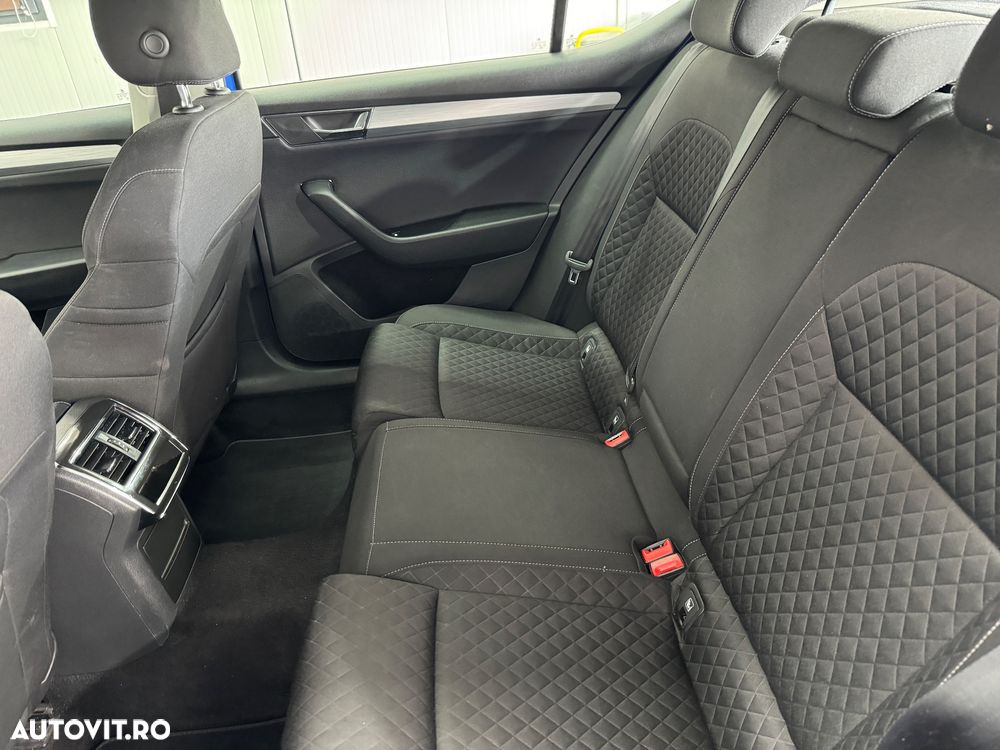 Skoda Superb 2.0 TDI DSG Ambition - 13