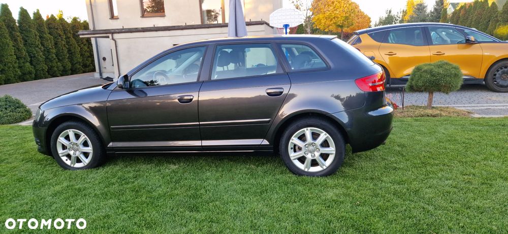 Audi A3 Sportback 2010 photo 5